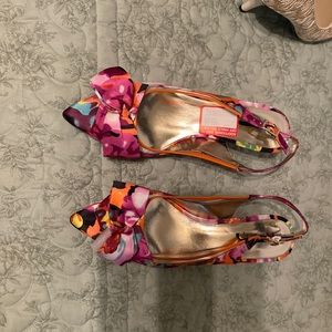 Brand new J. Renee kitten heel with bow- size 8M